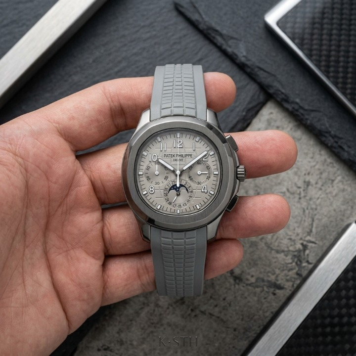 Chronograph Mens Watch With Rubber Strap Stylish Sports Design